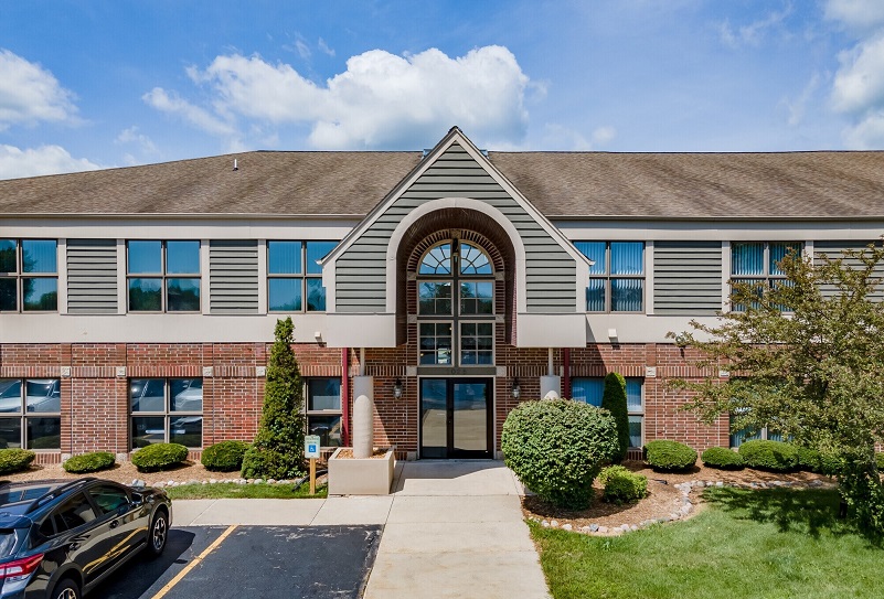 Image of Glen Oaks Office Park Building, located in Mequon, WI